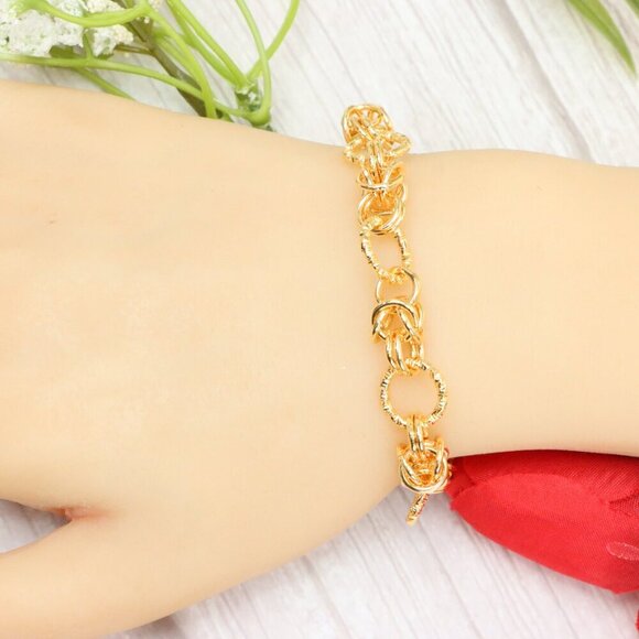 "Trendy Handmade Bracelet – A Thoughtful Gift for Girls & Women | UNVRC1629 - Picture 10 of 10